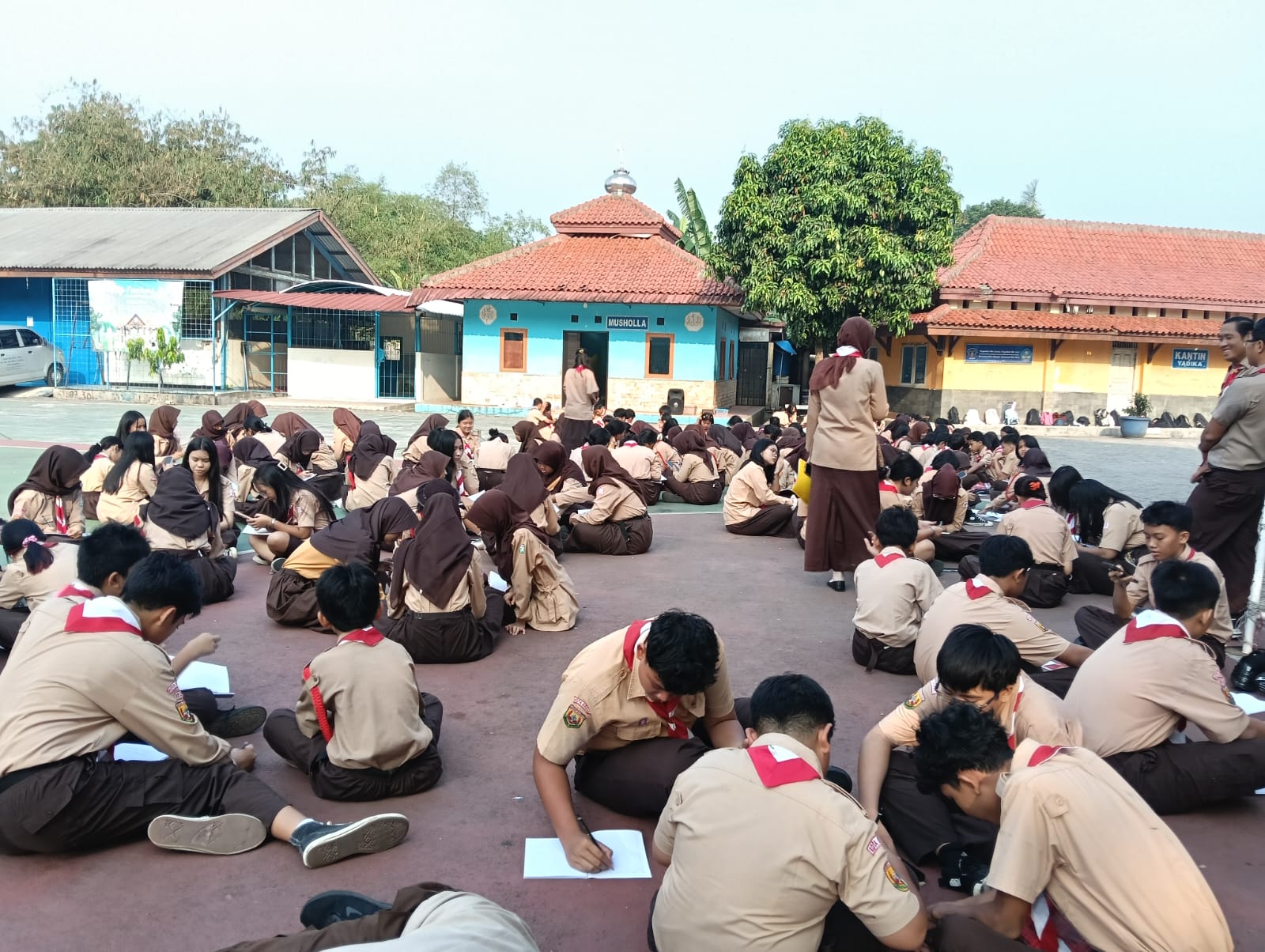Pembelajaran Numerasi Terbuka Siswa SMP Yadika 11 Jatirangga
